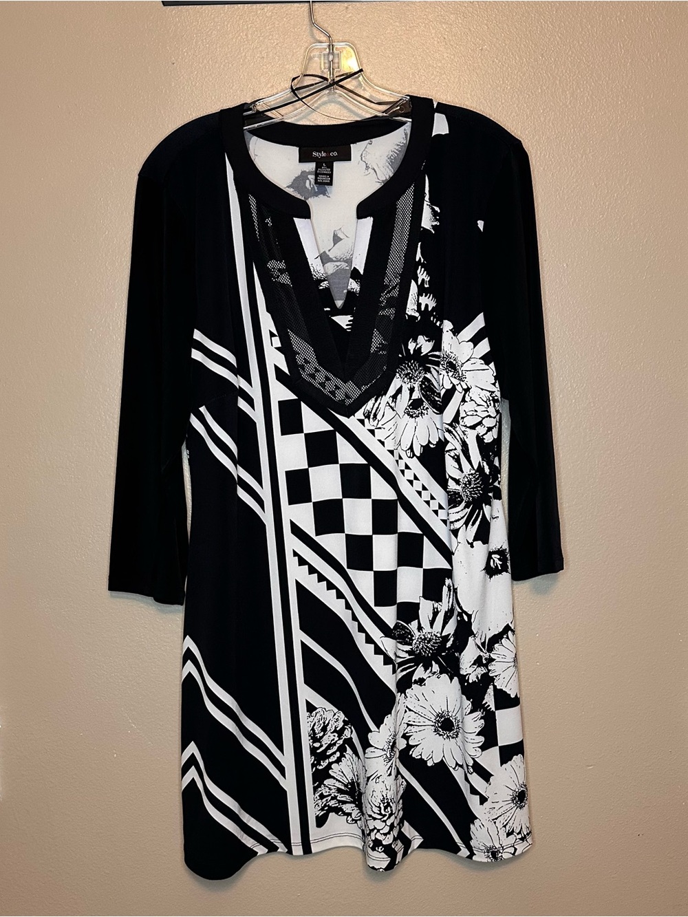 Style & Co. Black & White Mixed Print V-Neck Tunic